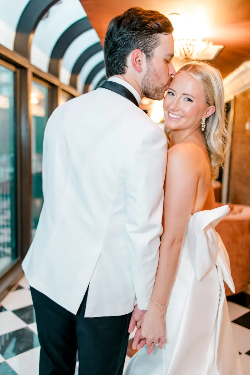 Sunday Tan bridal spray tan client - wedding photo 3