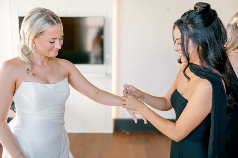 Sunday Tan bridal spray tan client - wedding photo 4