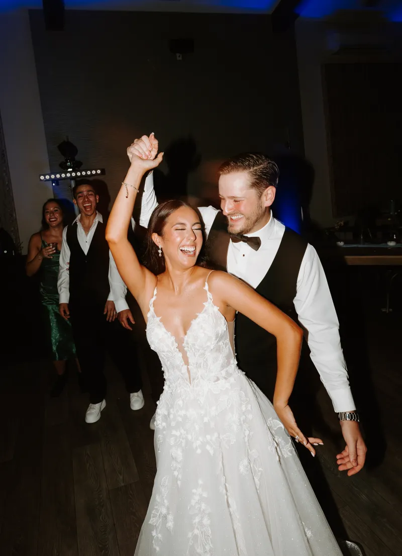 Sunday Tan bridal spray tan client - wedding photo 18